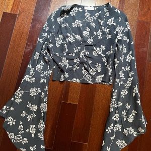 Flynn Skye crop top with big sleeves - Small